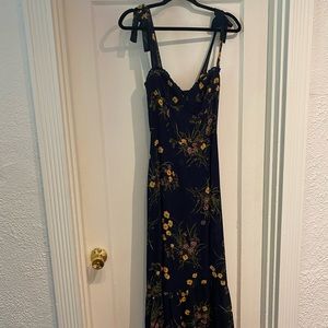 This reformation dress was only worn 1 time and is in great condition.
